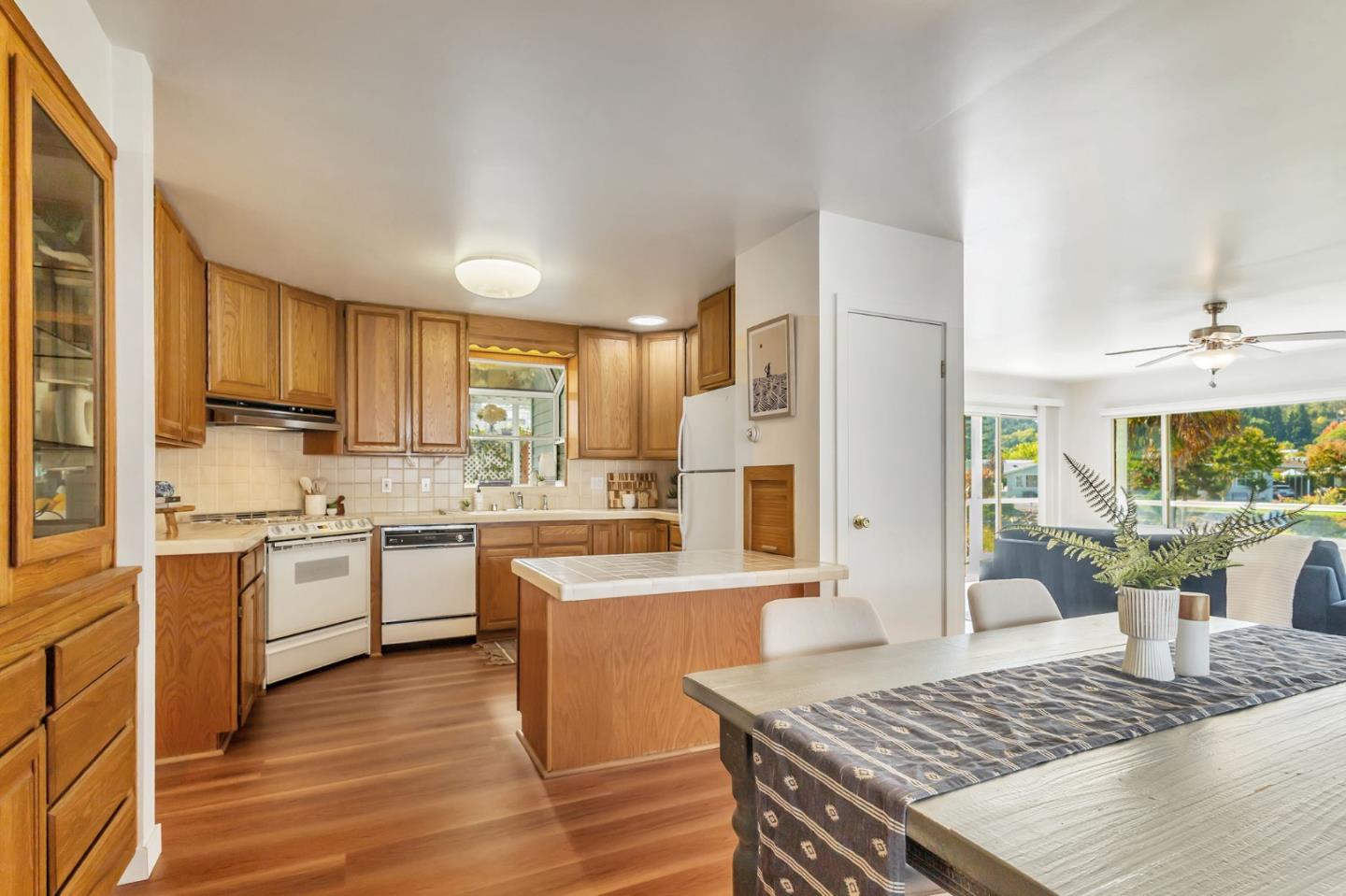 Scotts Valley, California, 95066, United States, 2 Bedrooms Bedrooms, ,2 BathroomsBathrooms,Residential,For Sale,1994569