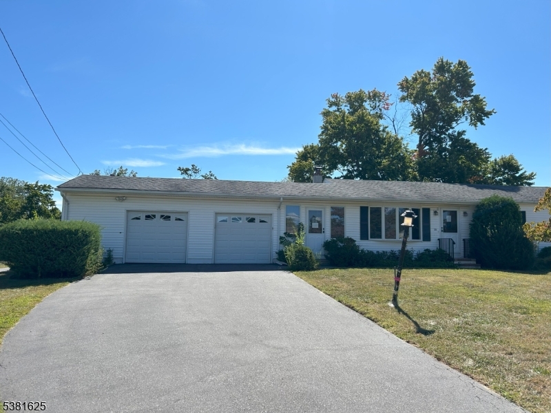 Hillsborough Twp., New Jersey, 08844, United States, 3 Bedrooms Bedrooms, ,2 BathroomsBathrooms,Residential,For Sale,1932471