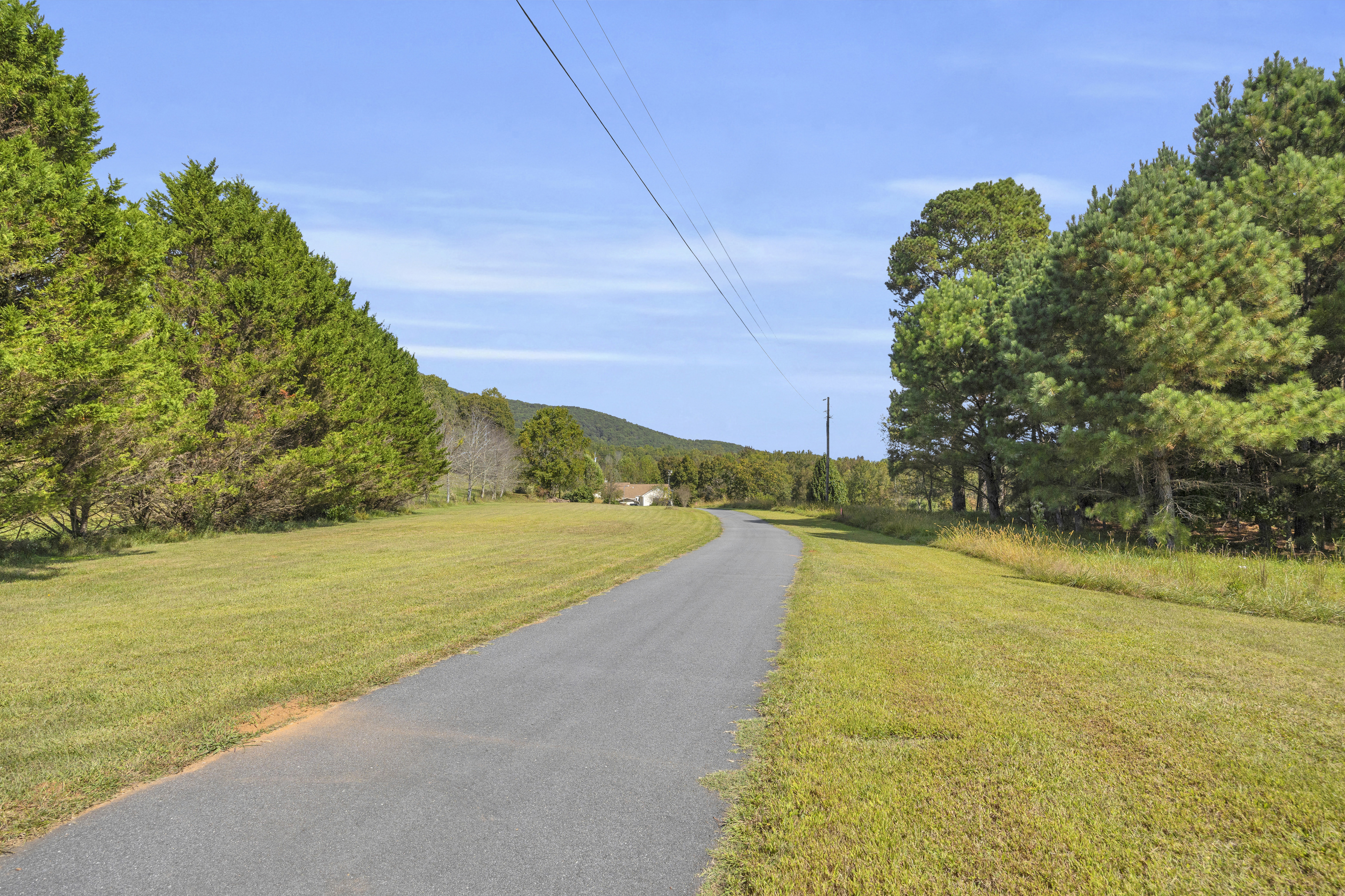 Cleveland, Georgia, 30528, United States, 3 Bedrooms Bedrooms, ,2 BathroomsBathrooms,Residential,For Sale,1979350