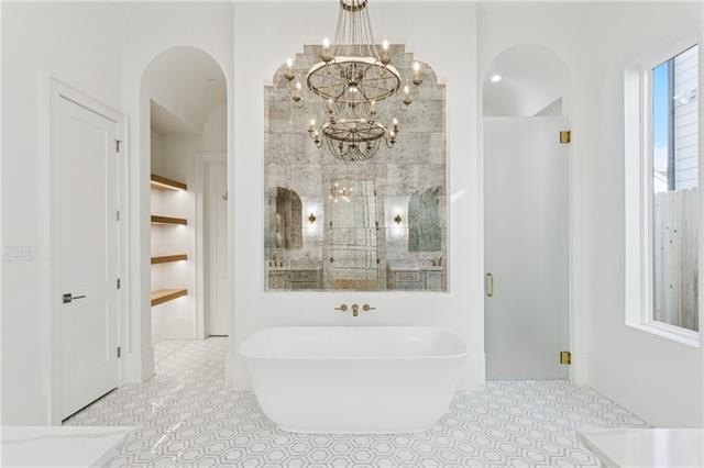 Metairie, Louisiana, 70005, United States, 6 Bedrooms Bedrooms, ,5 BathroomsBathrooms,Residential,For Sale,2010841