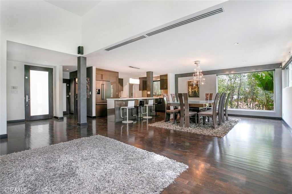 Woodland Hills, California, 91364, United States, 3 Bedrooms Bedrooms, ,3 BathroomsBathrooms,Residential,For Sale,1942330
