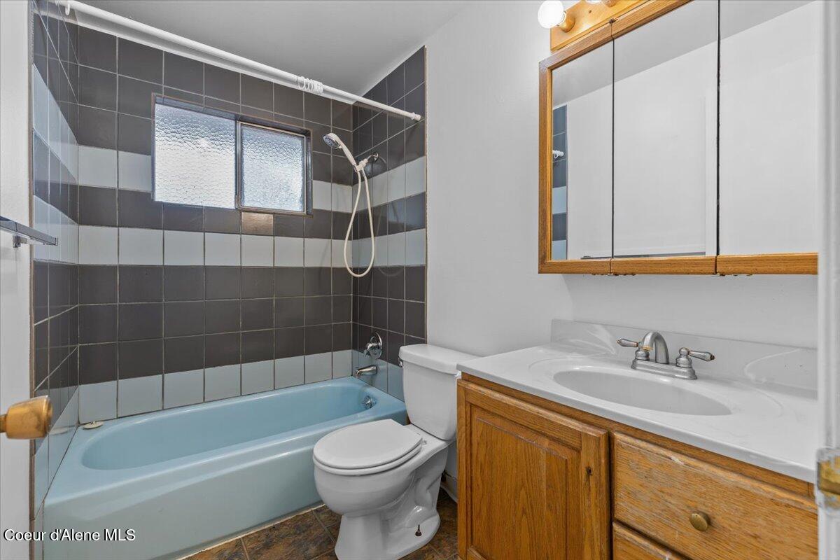 Hayden, Idaho, 83835, United States, 4 Bedrooms Bedrooms, ,Residential,For Sale,1989335