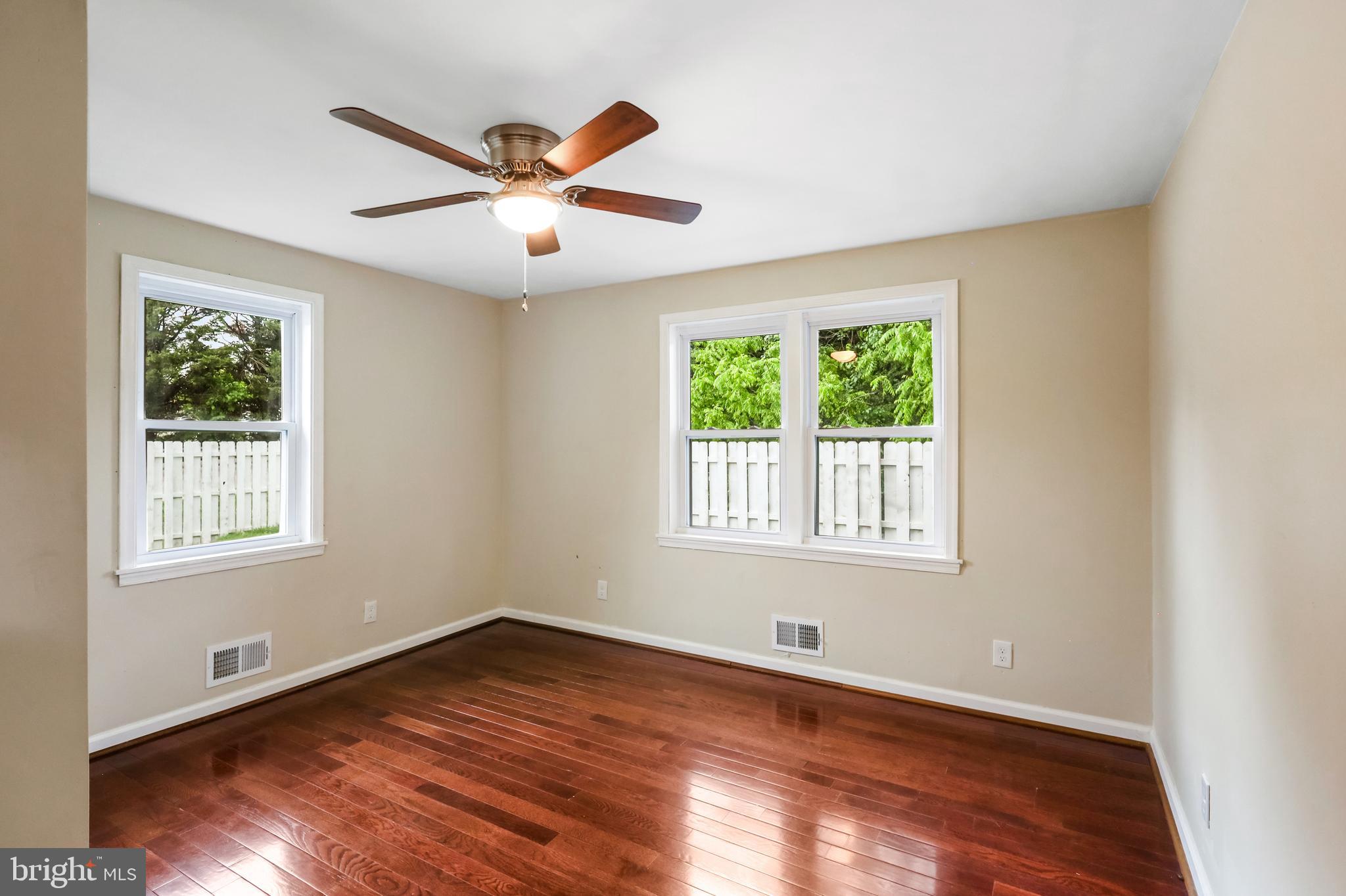 Glen Burnie, Maryland, 21061, United States, 4 Bedrooms Bedrooms, ,4 BathroomsBathrooms,Residential,For Sale,1900574