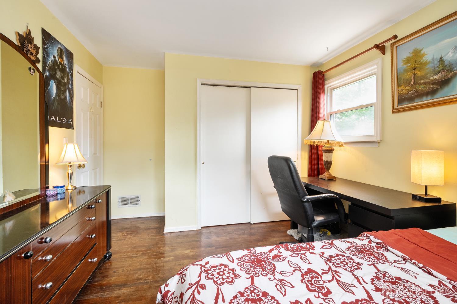 North Brunswick, New Jersey, 08902, United States, 4 Bedrooms Bedrooms, ,3 BathroomsBathrooms,Residential,For Sale,1979106