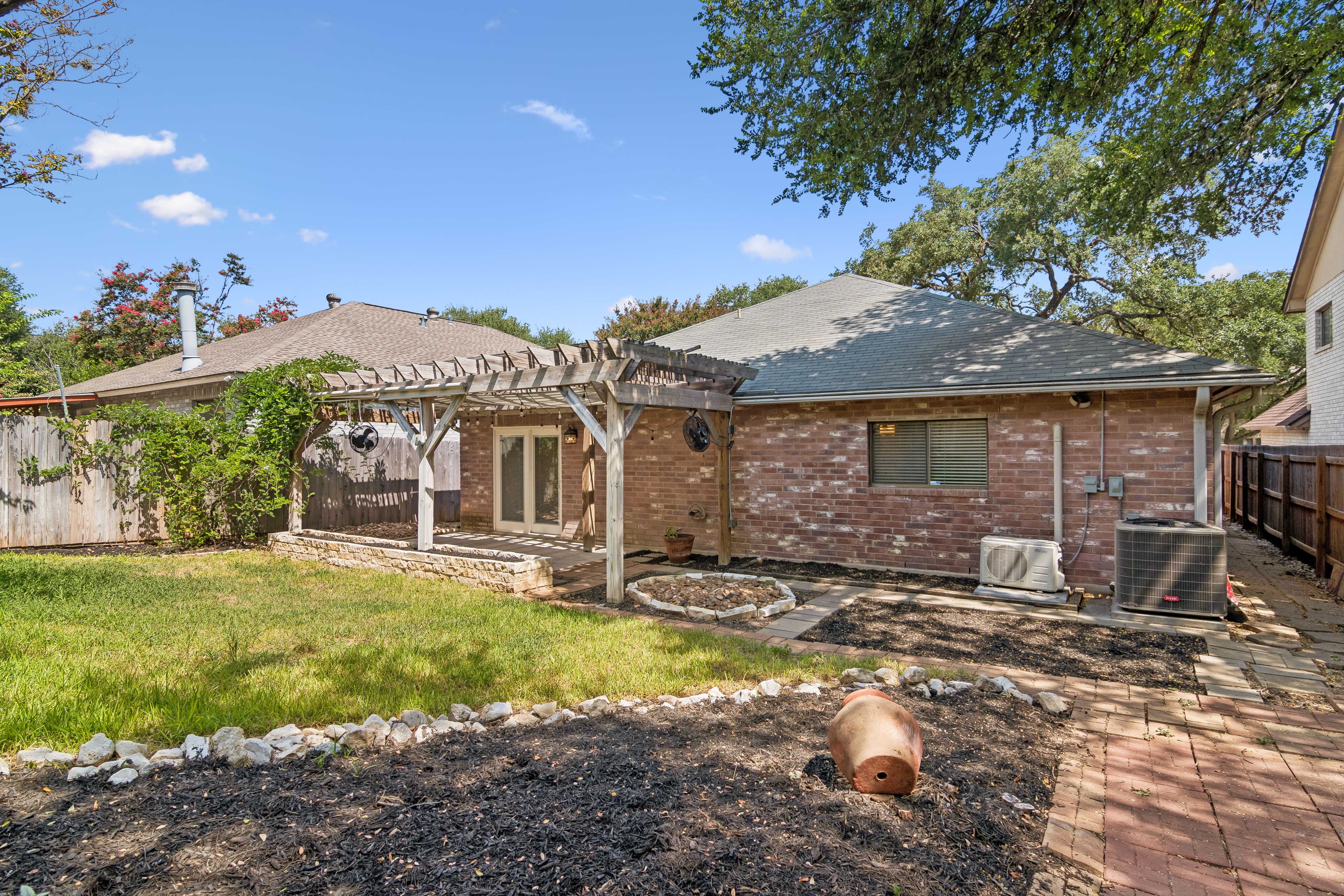  Stylish One-Story in Parkwood - 物件實景