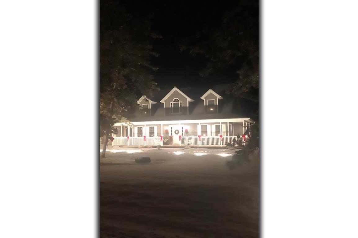 New London, Wisconsin, 54961-8857, United States, 4 Bedrooms Bedrooms, ,4 BathroomsBathrooms,Residential,For Sale,2001494