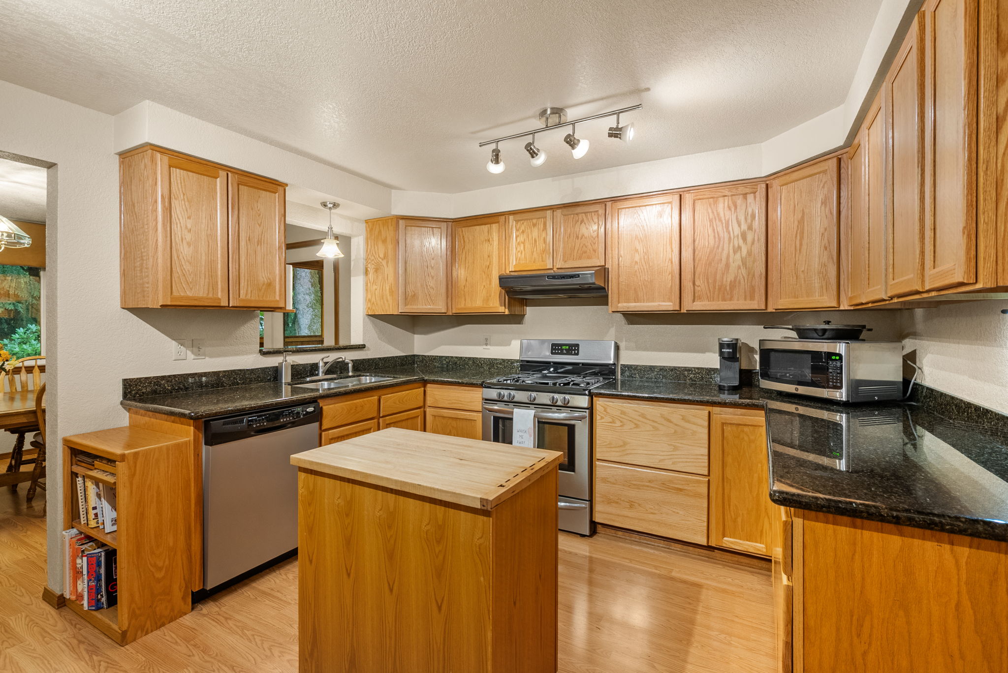  6607 Foster Drive SW - 物件實景