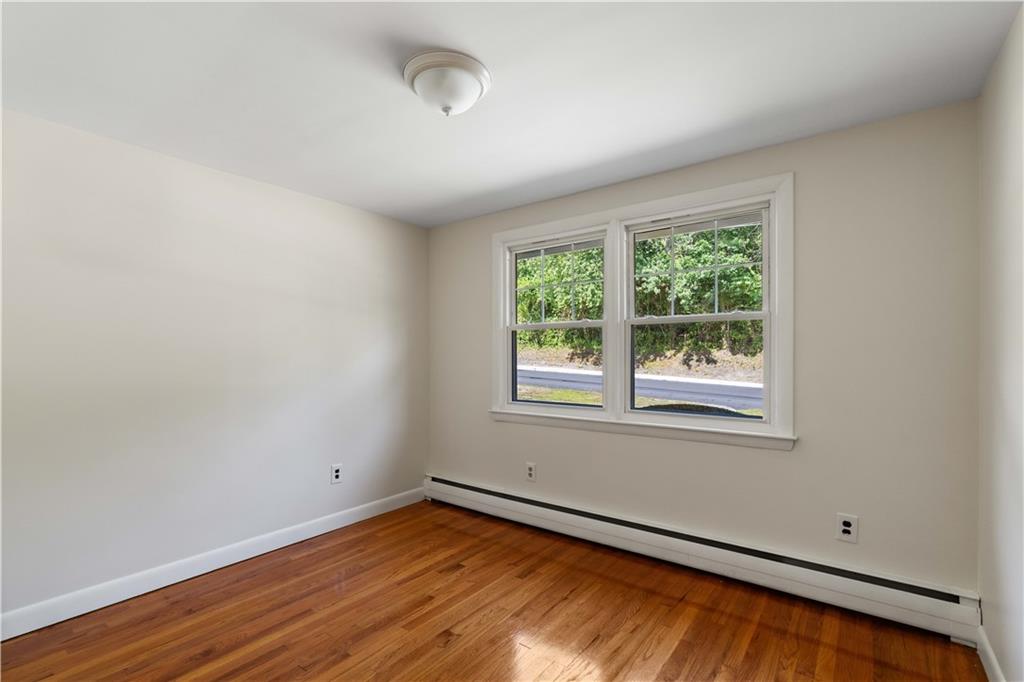 Portsmouth, Rhode Island, 02871, United States, 3 Bedrooms Bedrooms, ,2 BathroomsBathrooms,Residential,For Sale,1974528