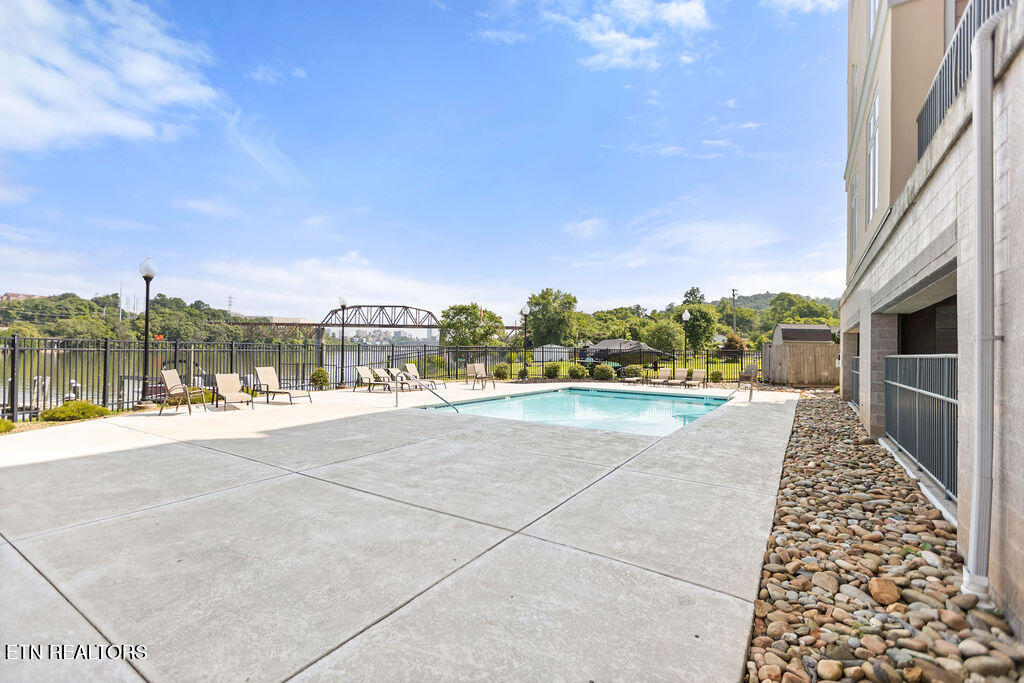 Knoxville, Tennessee, 37902, United States, 3 Bedrooms Bedrooms, ,2 BathroomsBathrooms,Residential,For Sale,1870599