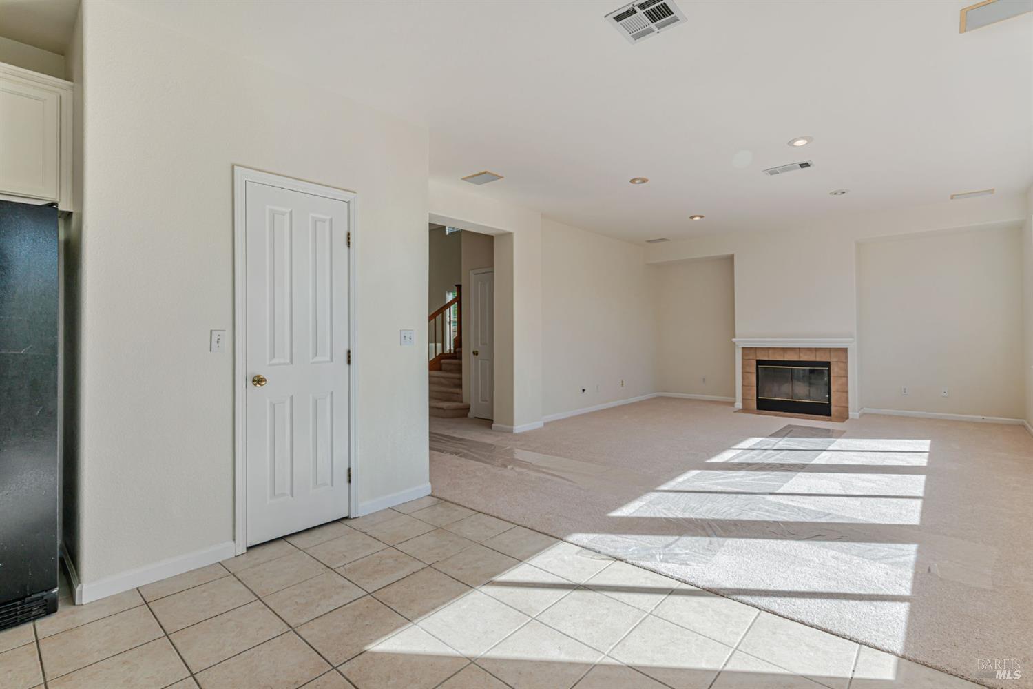 Vallejo, California, 94591, United States, 5 Bedrooms Bedrooms, ,4 BathroomsBathrooms,Residential,For Sale,1985746