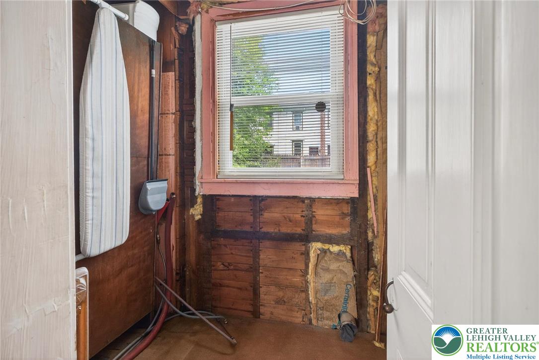Jim Thorpe Boro, Pennsylvania, 18229, United States, 7 Bedrooms Bedrooms, ,3 BathroomsBathrooms,Residential,For Sale,1903669