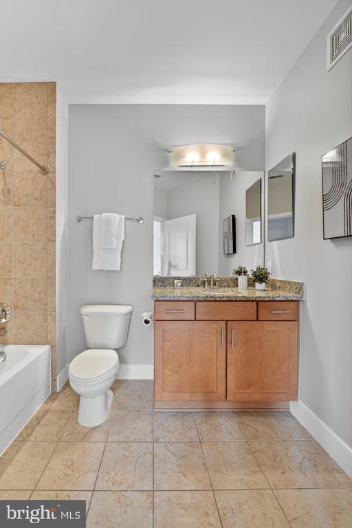 Arlington, Virginia, 22201, United States, 2 Bedrooms Bedrooms, ,2 BathroomsBathrooms,Residential,For Sale,1927773