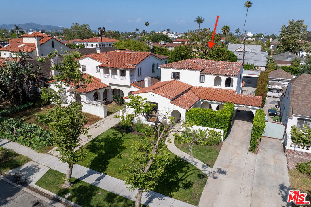 Los Angeles, California, 90036, United States, 4 Bedrooms Bedrooms, ,3 BathroomsBathrooms,Residential,For Sale,1849800