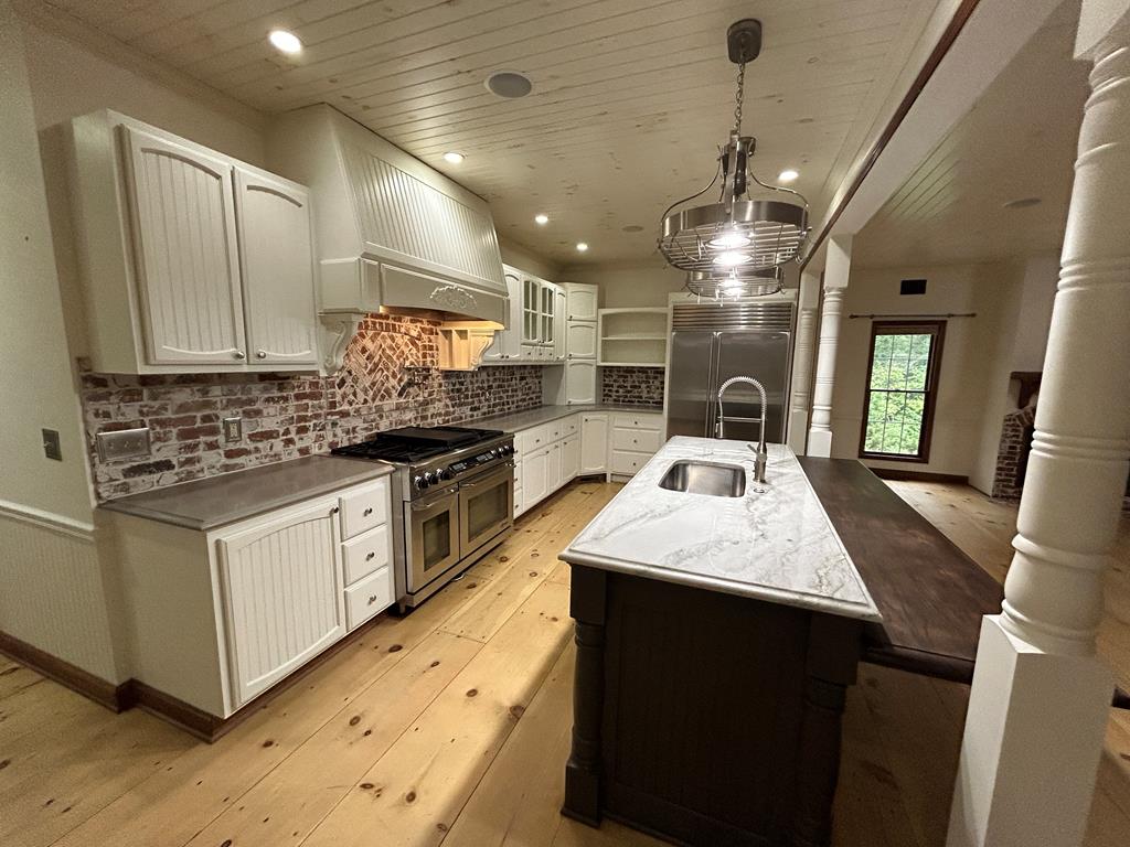Blue Ridge, Georgia, 30513, United States, 3 Bedrooms Bedrooms, ,4 BathroomsBathrooms,Residential,For Sale,1858948