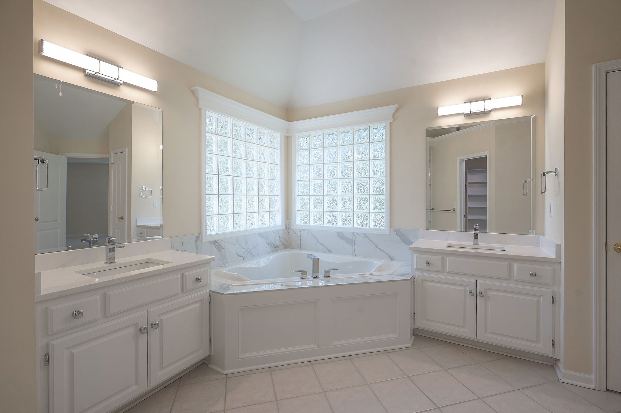  15223 Woodson Lane, Overland Park, KS 66223 - 物件實景