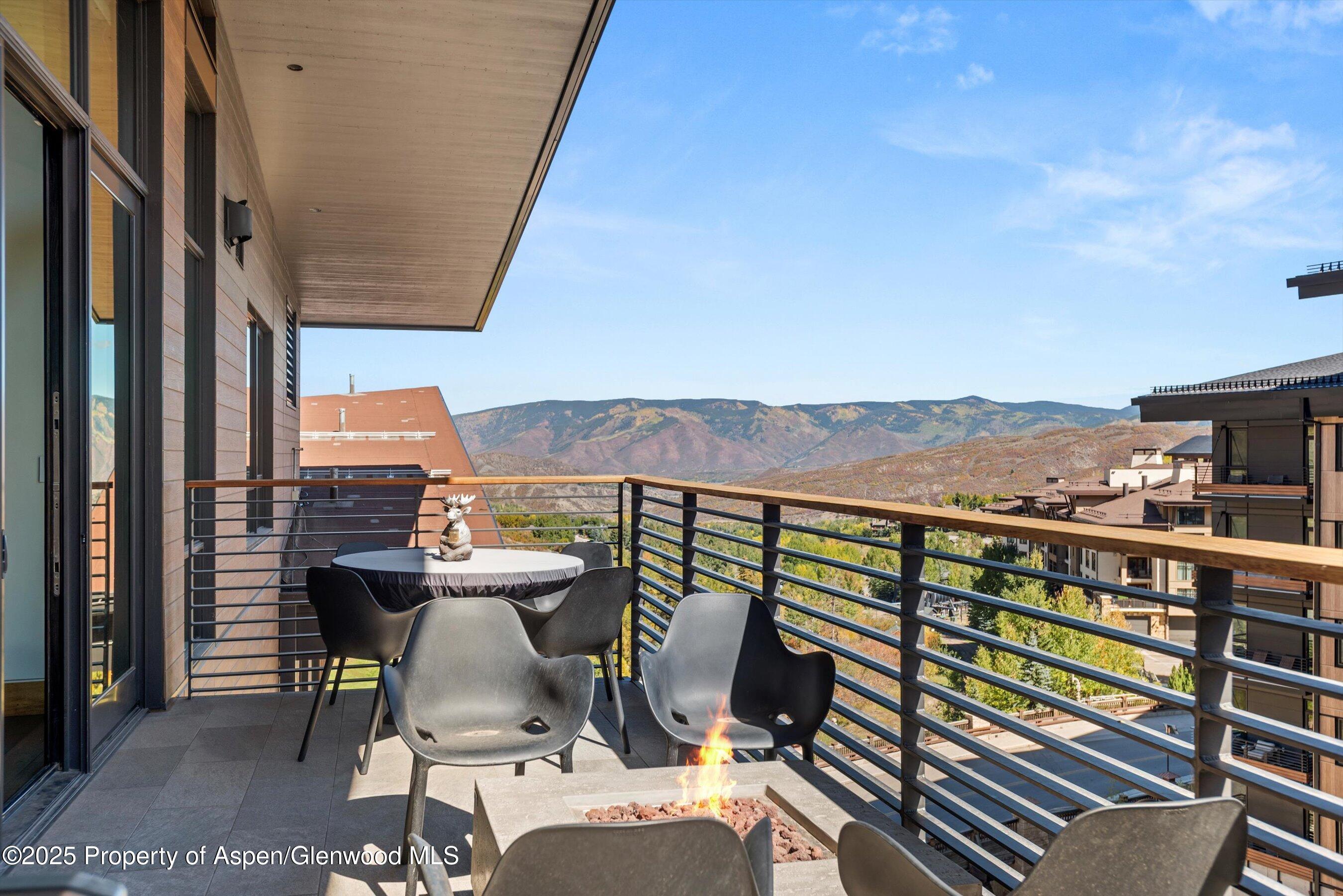 Snowmass Village, Colorado, 81615, United States, 3 Bedrooms Bedrooms, ,3 BathroomsBathrooms,Residential,For Sale,1997105