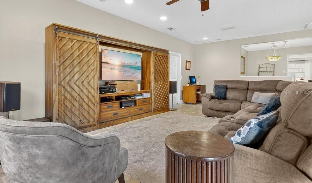 Orlando, Florida, 32804, United States, 4 Bedrooms Bedrooms, ,3 BathroomsBathrooms,Residential,For Sale,1991414