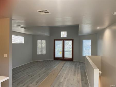 Santa Monica, California, 90404, United States, 2 Bedrooms Bedrooms, ,2 BathroomsBathrooms,Residential,For Sale,1864661
