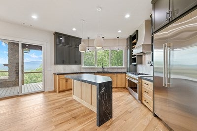 Blairsville, Georgia, 30512, United States, 4 Bedrooms Bedrooms, ,6 BathroomsBathrooms,Residential,For Sale,1940462