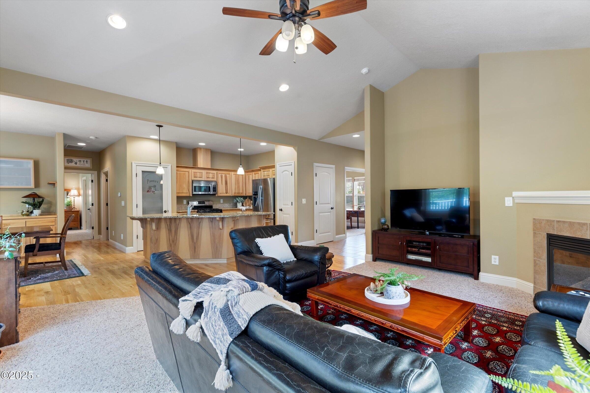 Lincoln City, Oregon, 97367, United States, 3 Bedrooms Bedrooms, ,Residential,For Sale,1941773