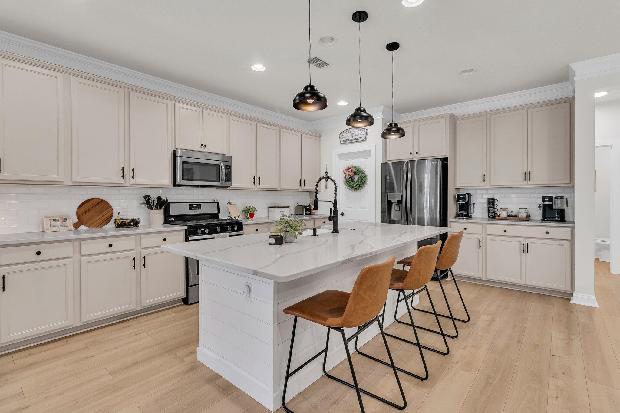 Charleston, South Carolina, 29414, United States, 4 Bedrooms Bedrooms, ,3 BathroomsBathrooms,Residential,For Sale,1979089