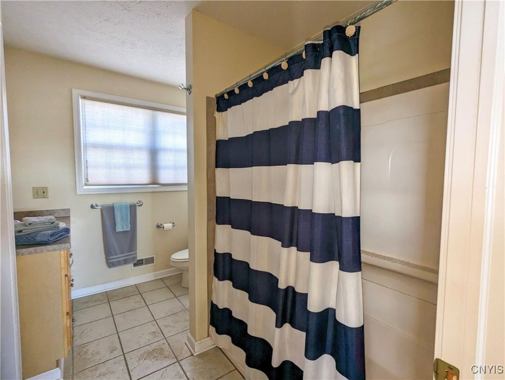 Sylvan Beach, New York, 13157, United States, 4 Bedrooms Bedrooms, ,2 BathroomsBathrooms,Residential,For Sale,1988028