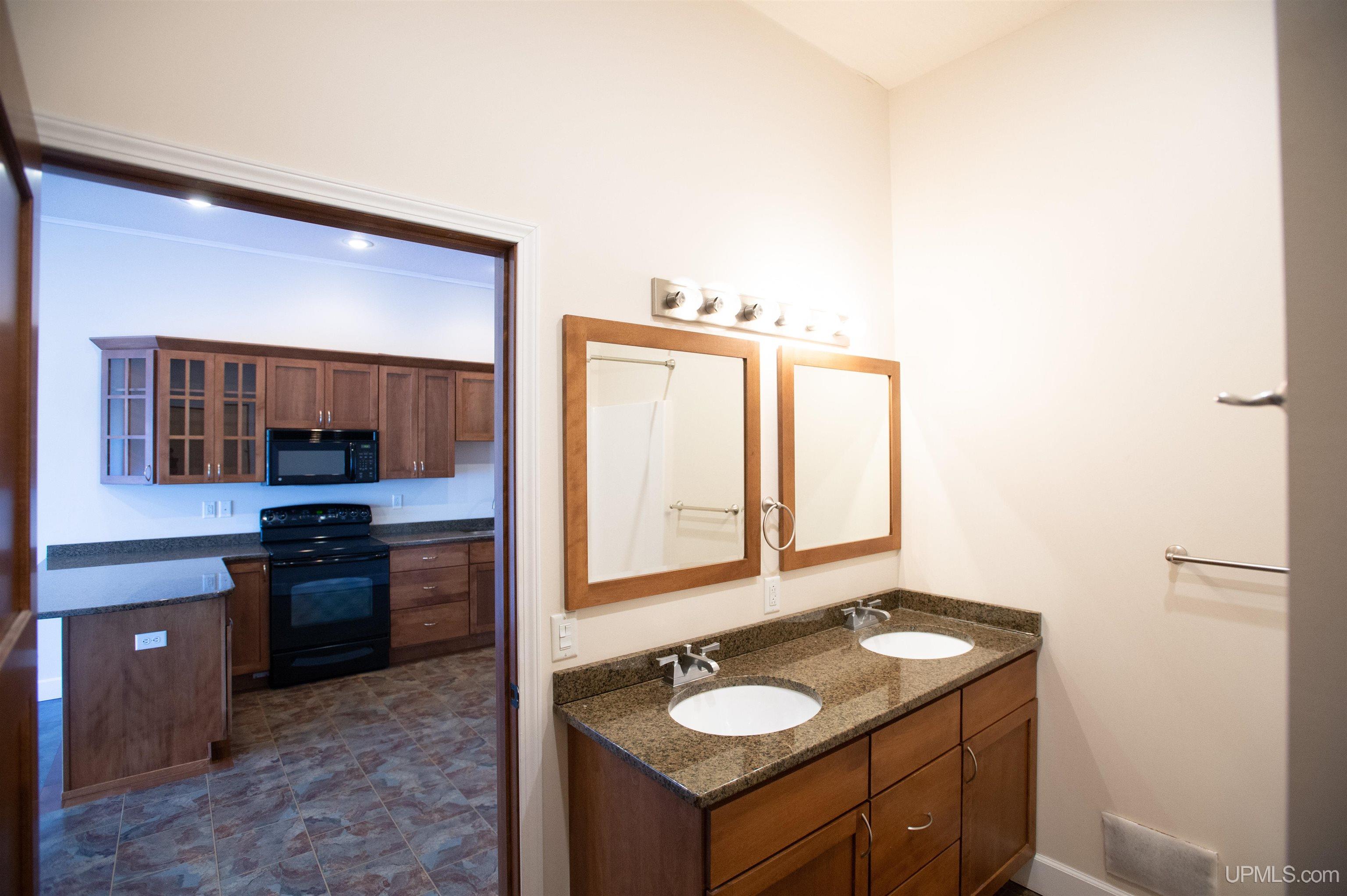 Houghton, Michigan, 49931, United States, 5 Bedrooms Bedrooms, ,2 BathroomsBathrooms,Residential,For Sale,1977730