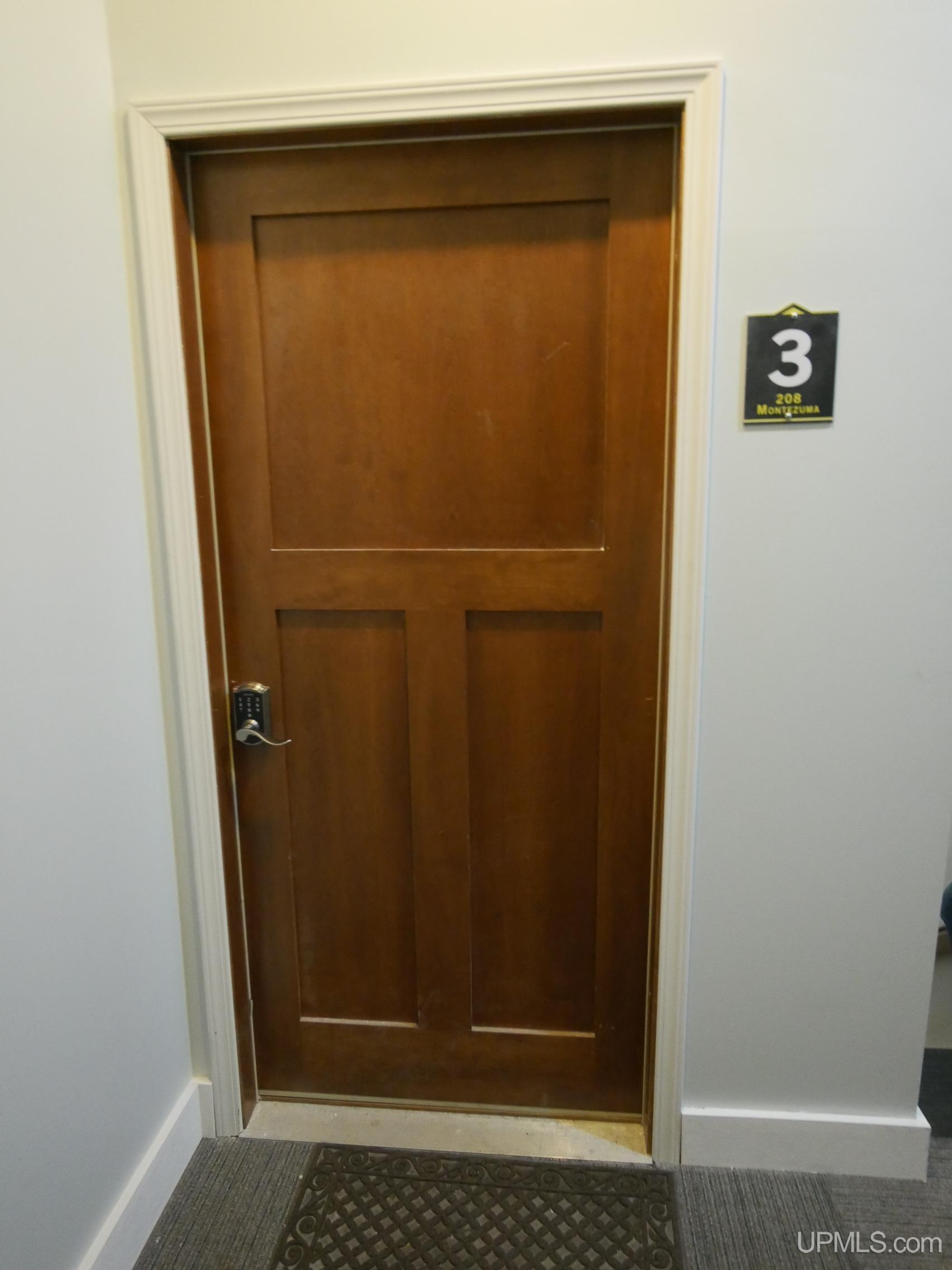 Houghton, Michigan, 49931, United States, 5 Bedrooms Bedrooms, ,2 BathroomsBathrooms,Residential,For Sale,1977730