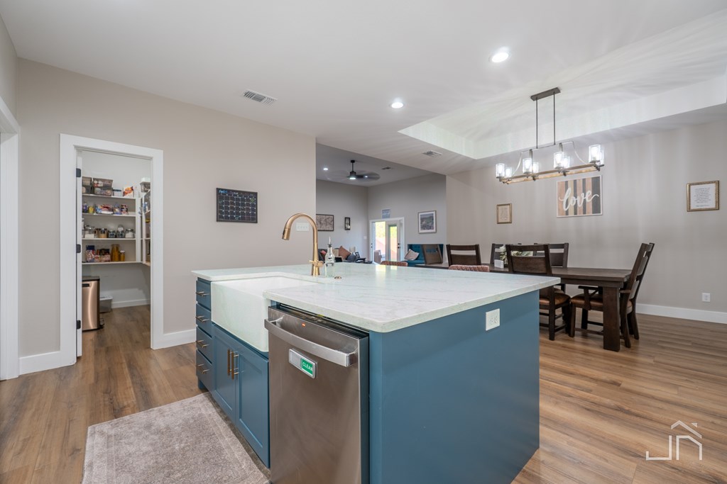 San Angelo, Texas, 76904, United States, 3 Bedrooms Bedrooms, ,3 BathroomsBathrooms,Residential,For Sale,1768645