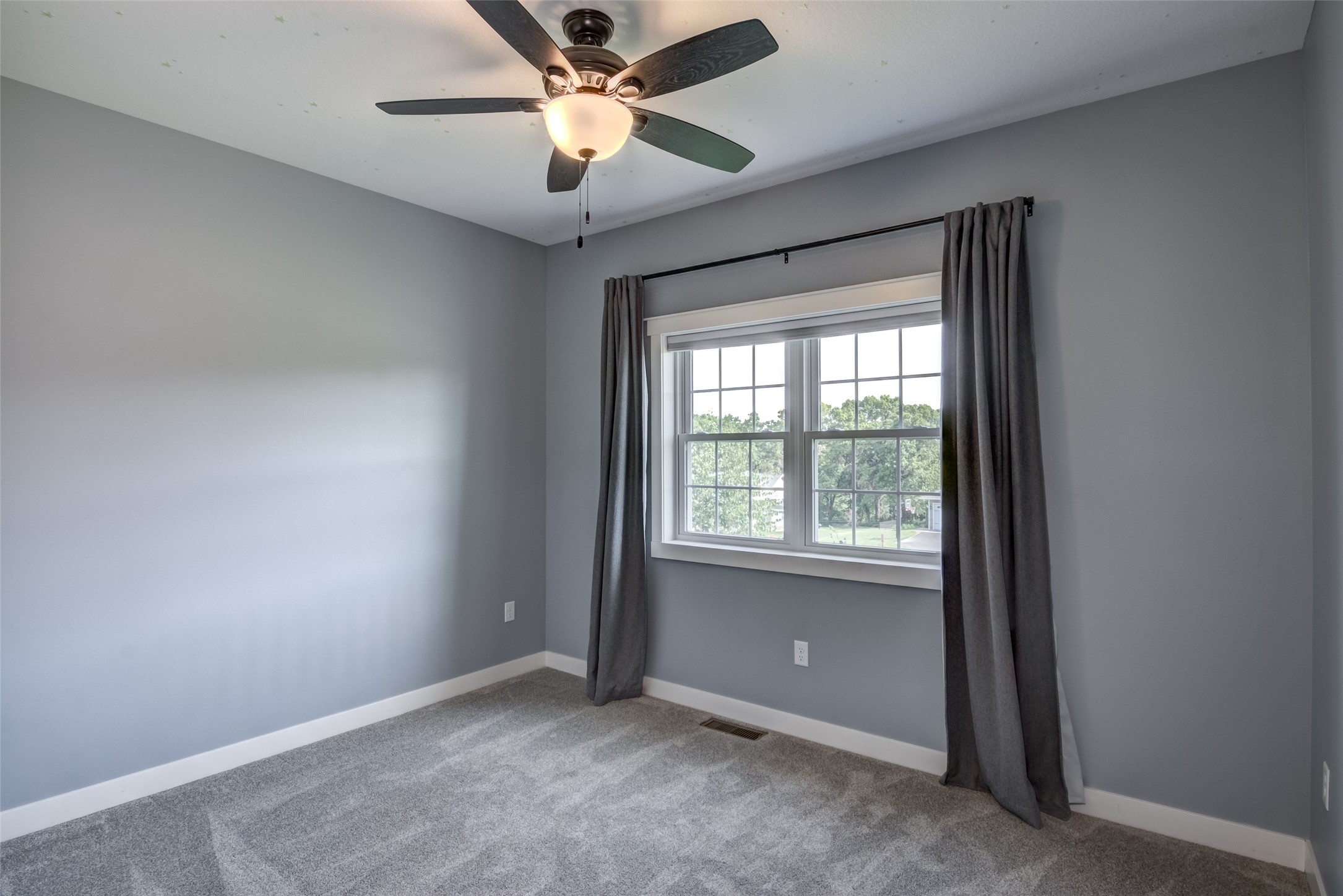 Eau Claire, Wisconsin, 54701, United States, 5 Bedrooms Bedrooms, ,3 BathroomsBathrooms,Residential,For Sale,2049294