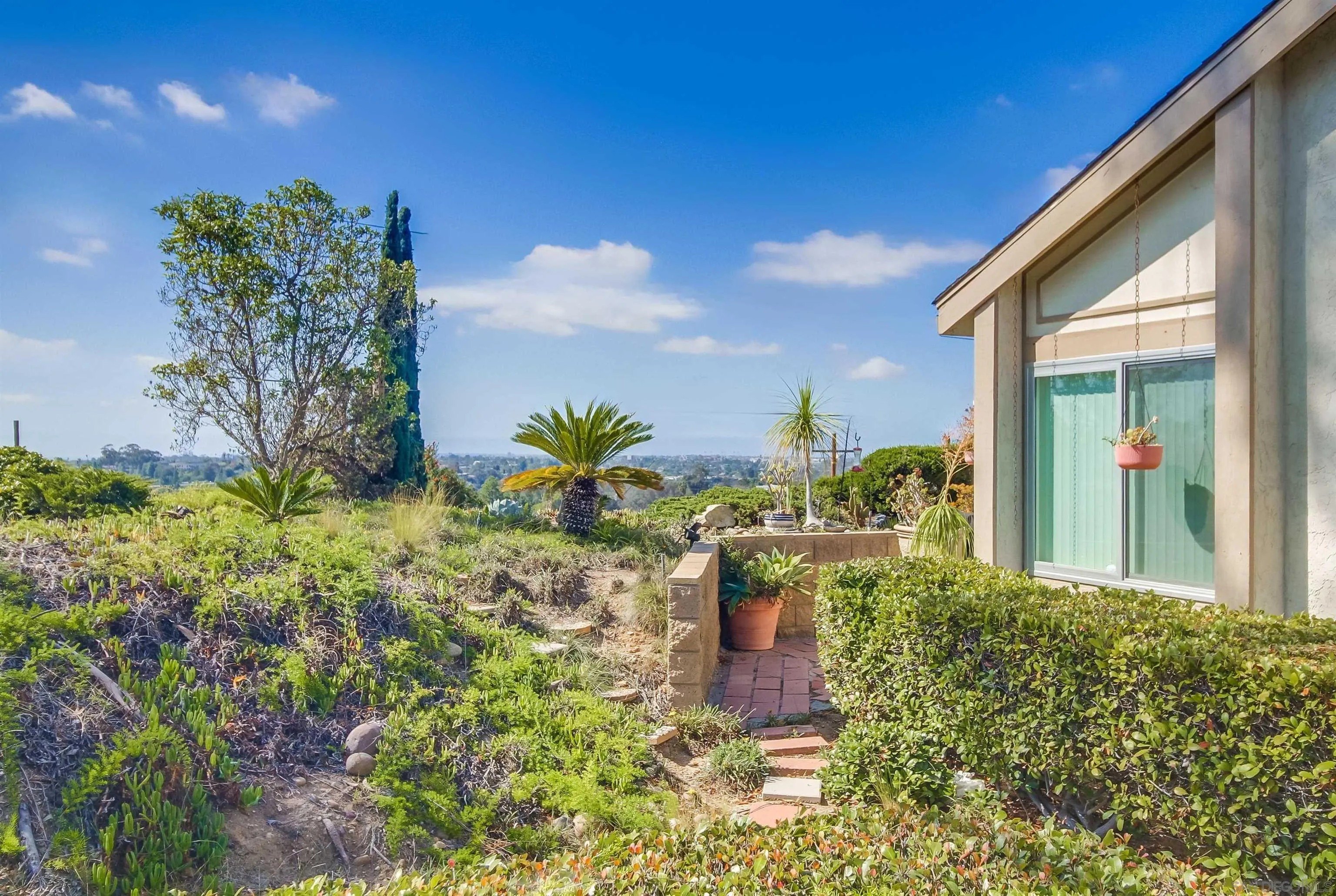 La Mesa, California, 91942, United States, 2 Bedrooms Bedrooms, ,1 BathroomBathrooms,Residential,For Sale,1973121