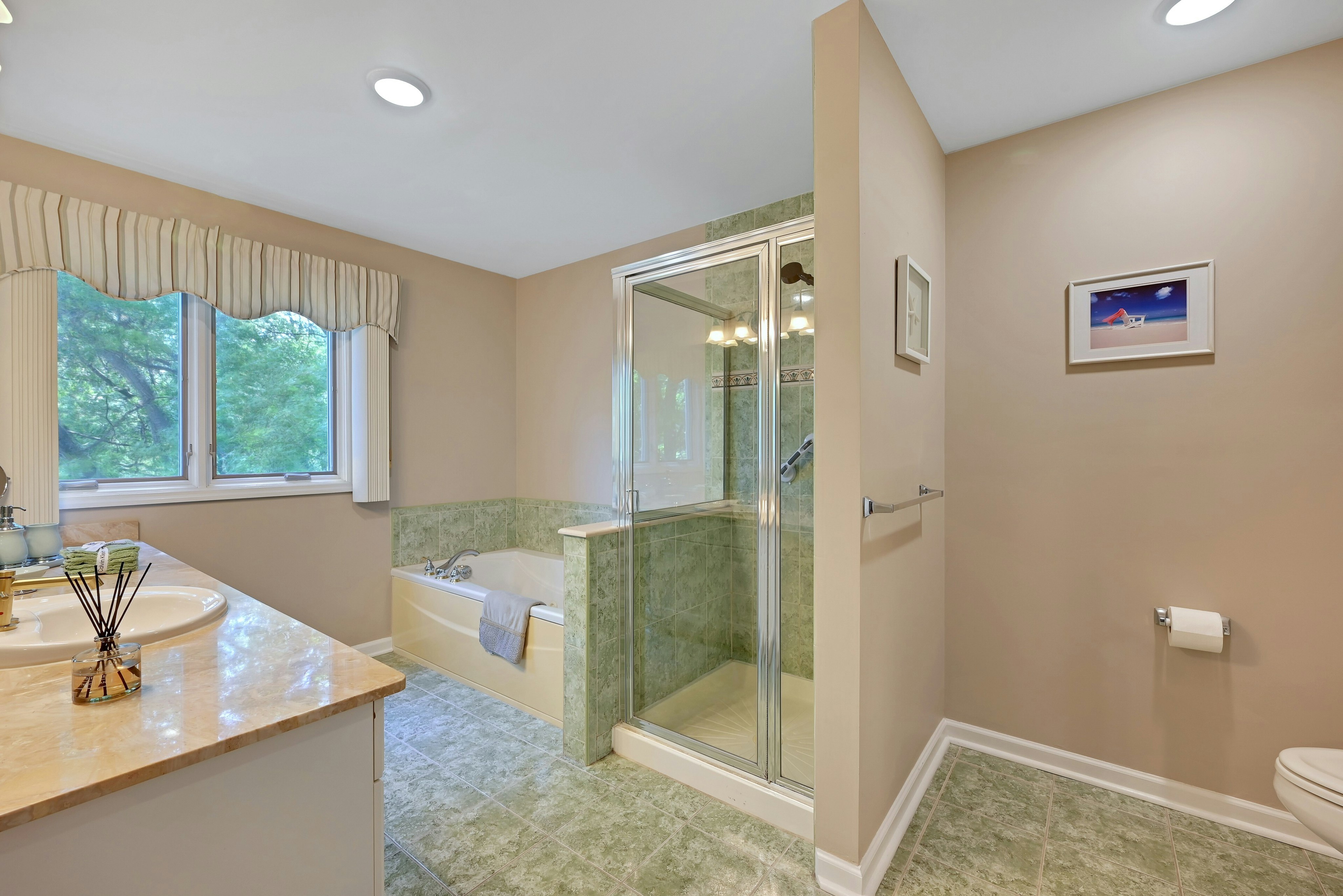  45 Legend Hills Drive, Edgewater, NJ 07020 - 物件實景
