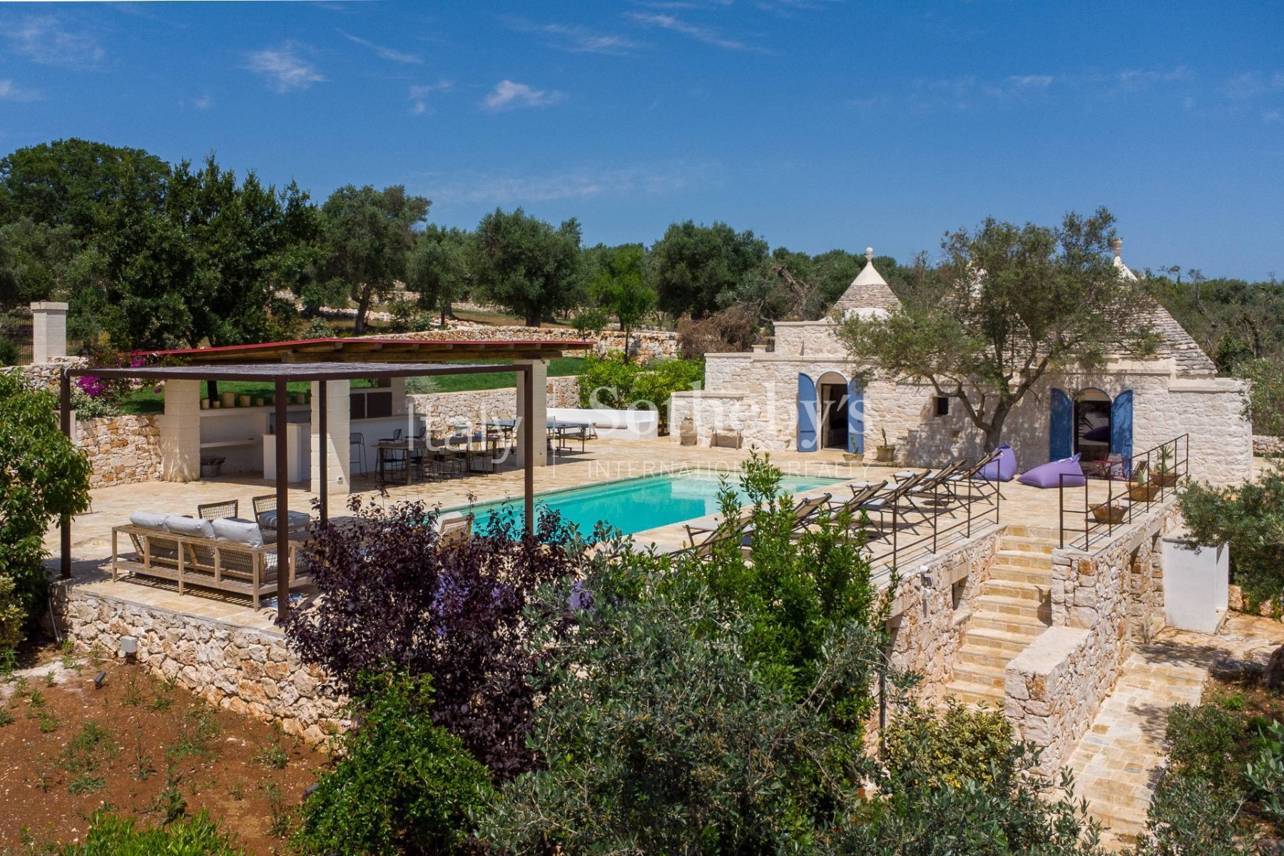  Exclusive complex of trulli with pool surrounded by greenery - 物件實景