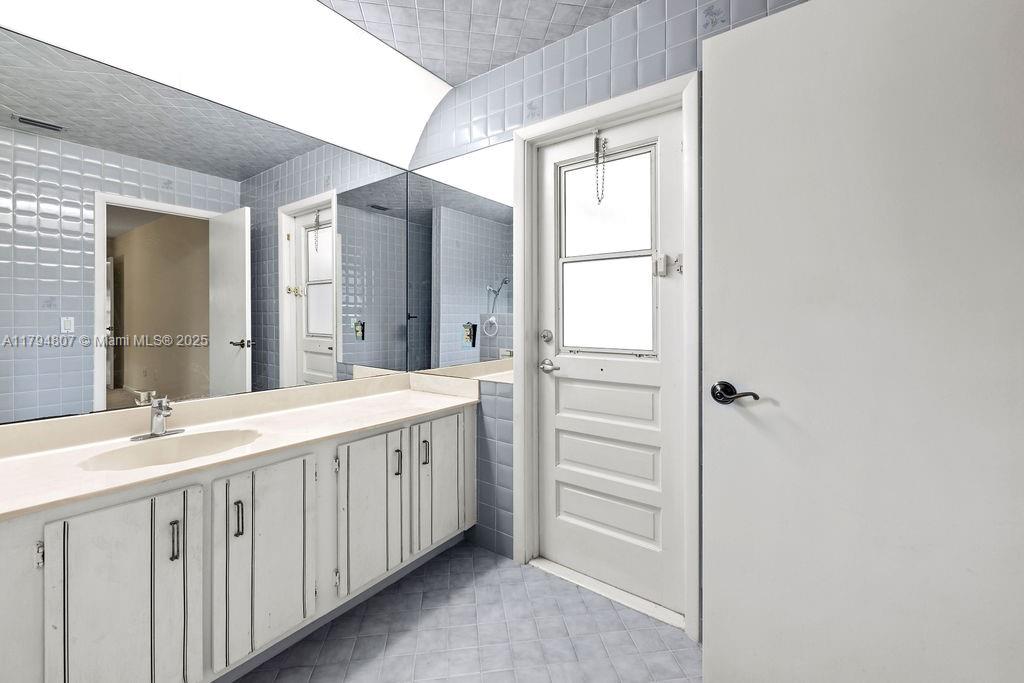 Plantation, Florida, 33324, United States, 3 Bedrooms Bedrooms, ,2 BathroomsBathrooms,Residential,For Sale,1792885