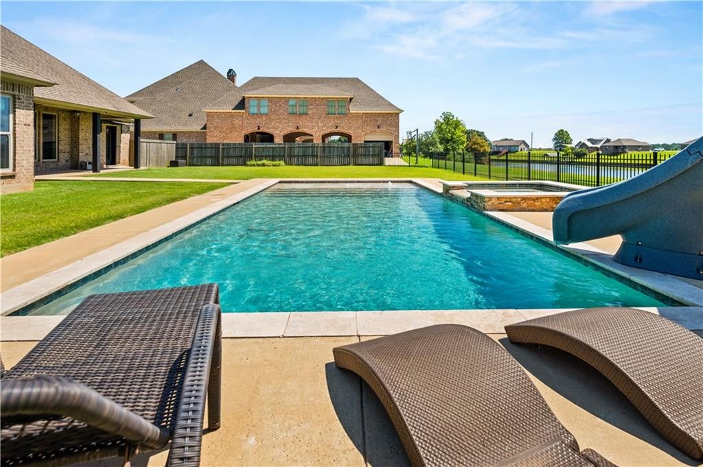 Natchitoches, Louisiana, 71457, United States, 4 Bedrooms Bedrooms, ,3 BathroomsBathrooms,Residential,For Sale,1974090