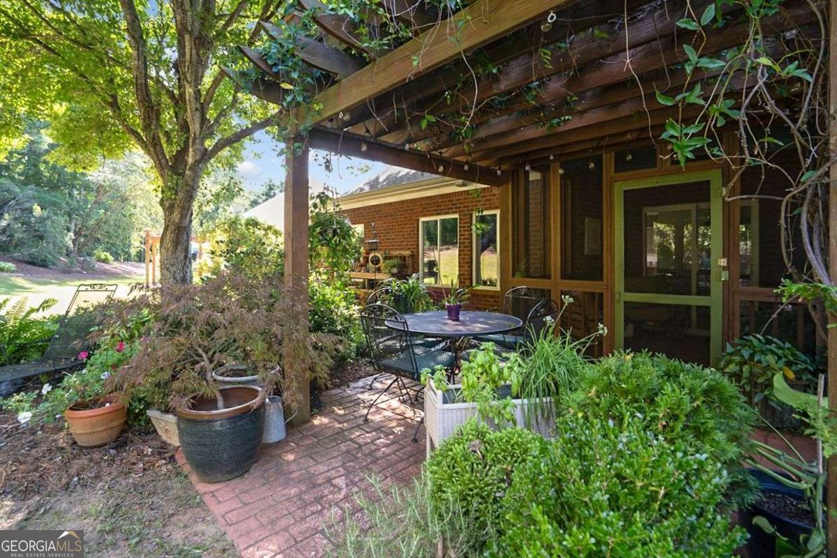 Watkinsville, Georgia, 30677, United States, 2 Bedrooms Bedrooms, ,2 BathroomsBathrooms,Residential,For Sale,1957394