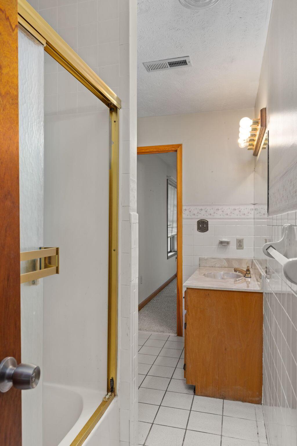 Reagan, Tennessee, 38368, United States, 6 Bedrooms Bedrooms, ,5 BathroomsBathrooms,Residential,For Sale,1927182