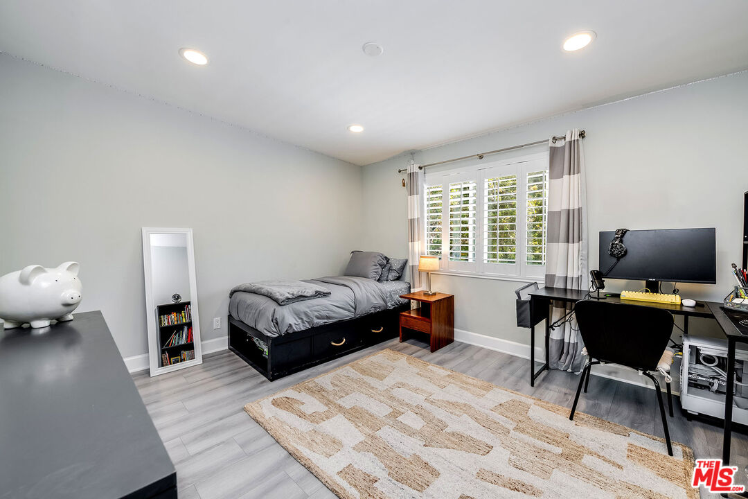 Studio City, California, 91604, United States, 4 Bedrooms Bedrooms, ,3 BathroomsBathrooms,Residential,For Sale,1850354