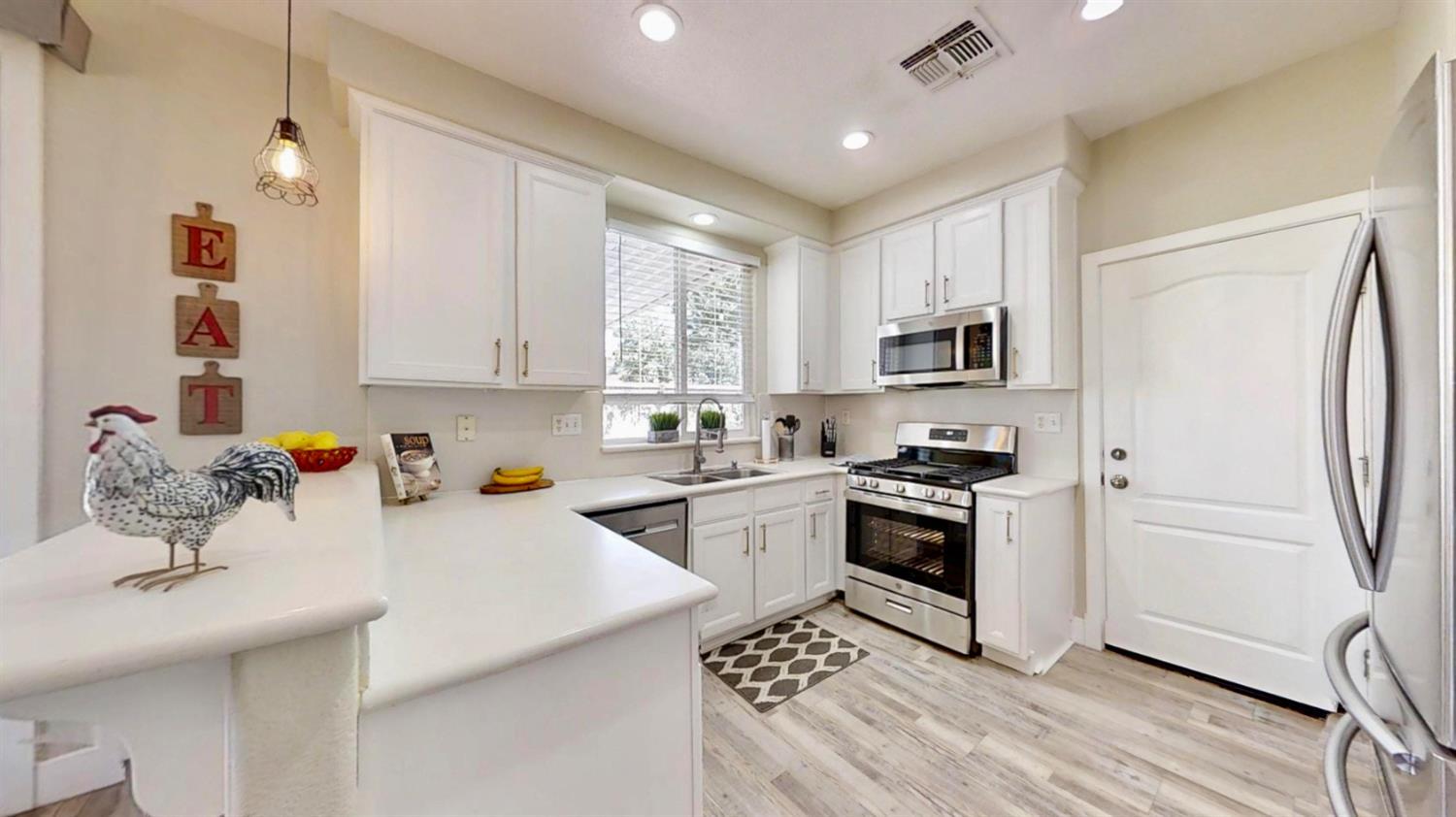 Sacramento, California, 95835, United States, 4 Bedrooms Bedrooms, ,3 BathroomsBathrooms,Residential,For Sale,1887993