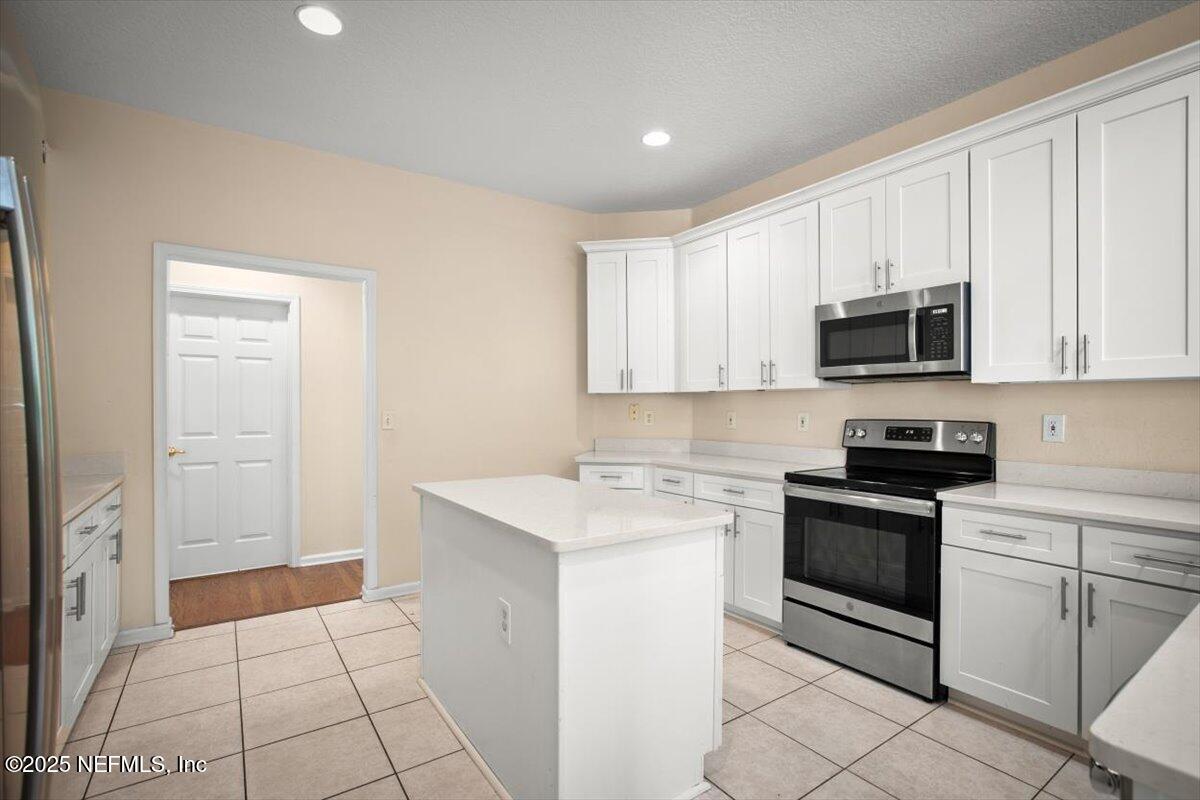 Jacksonville, Florida, 32256, United States, 5 Bedrooms Bedrooms, ,3 BathroomsBathrooms,Residential,For Sale,1975444