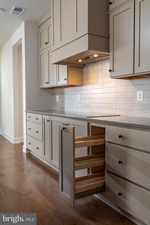 Ashburn, Virginia, 20148, United States, 3 Bedrooms Bedrooms, ,3 BathroomsBathrooms,Residential,For Sale,1977431