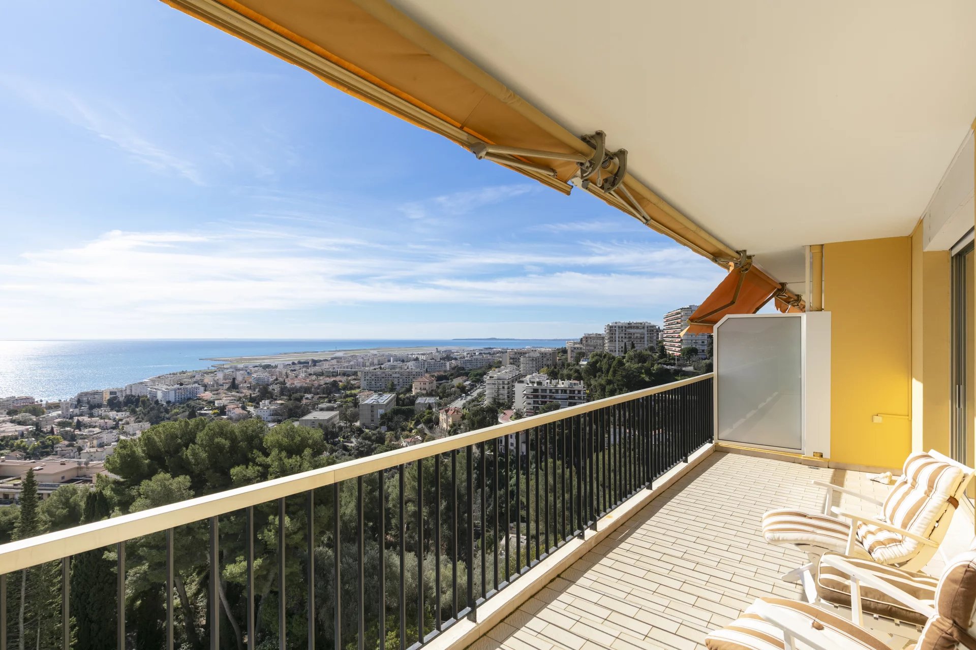 Nice, Provence-Alpes-Côte d’Azur, 06000, FR, 2 Bedrooms Bedrooms, ,2 BathroomsBathrooms,Residential,For Sale,1949633