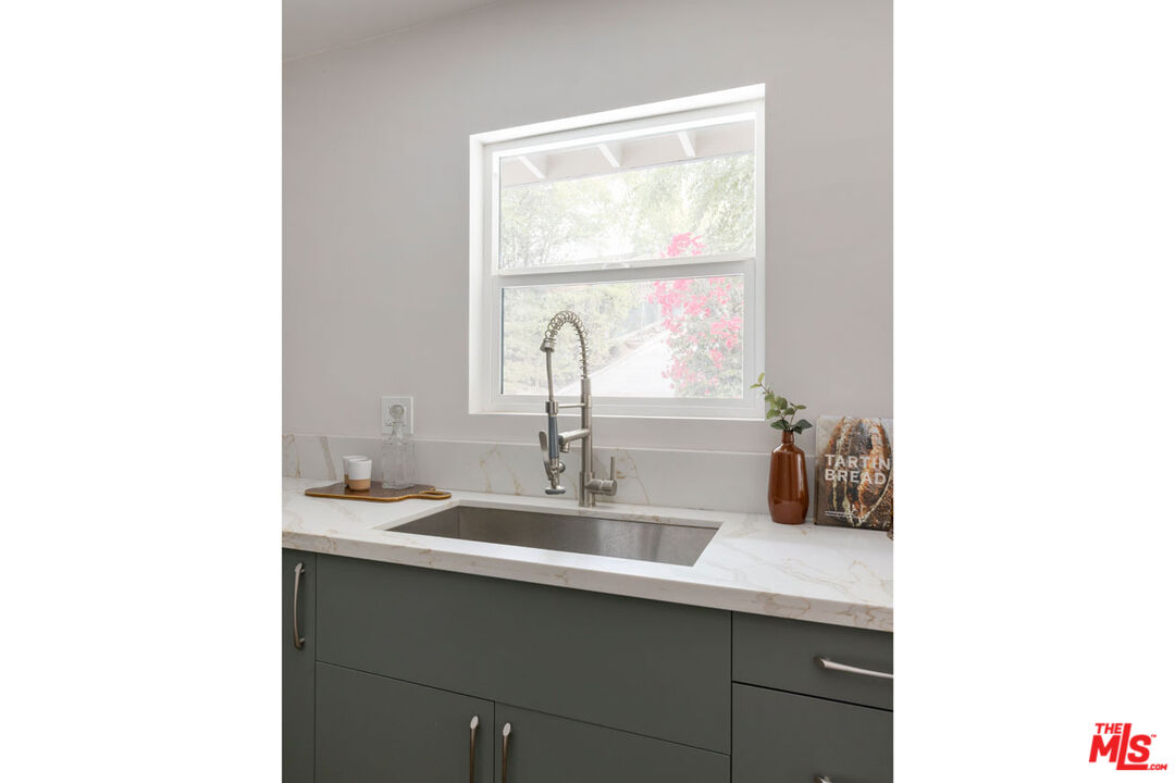 Los Angeles, California, 90065, United States, 3 Bedrooms Bedrooms, ,2 BathroomsBathrooms,Residential,For Sale,1987634