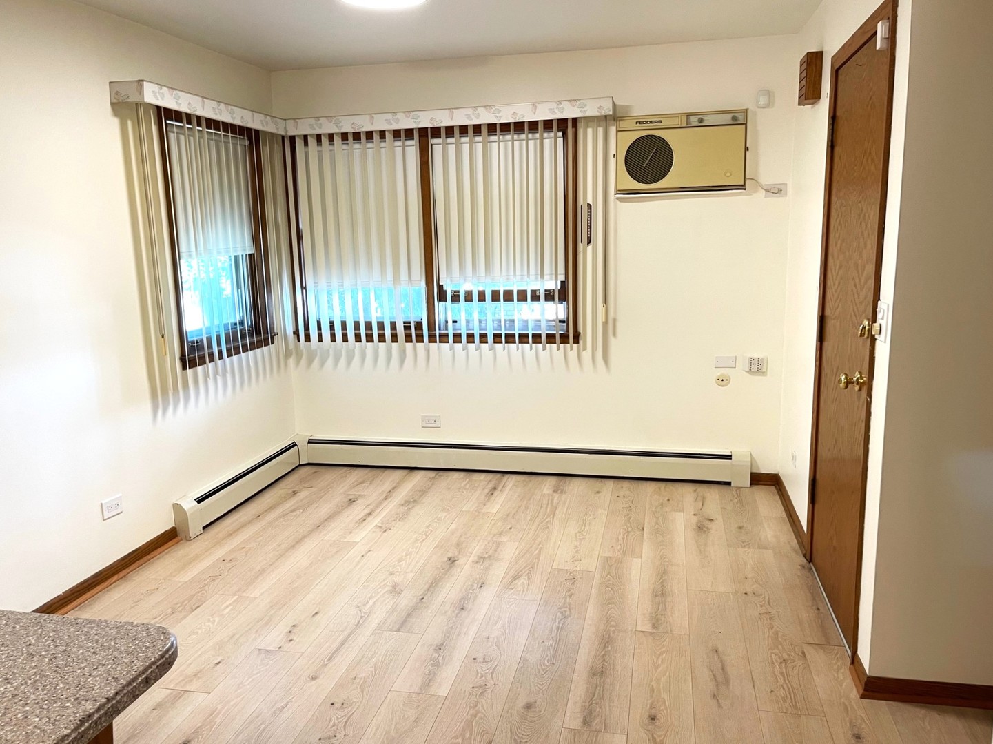 Chicago, Illinois, 60631, United States, 7 Bedrooms Bedrooms, ,Residential,For Sale,1982339