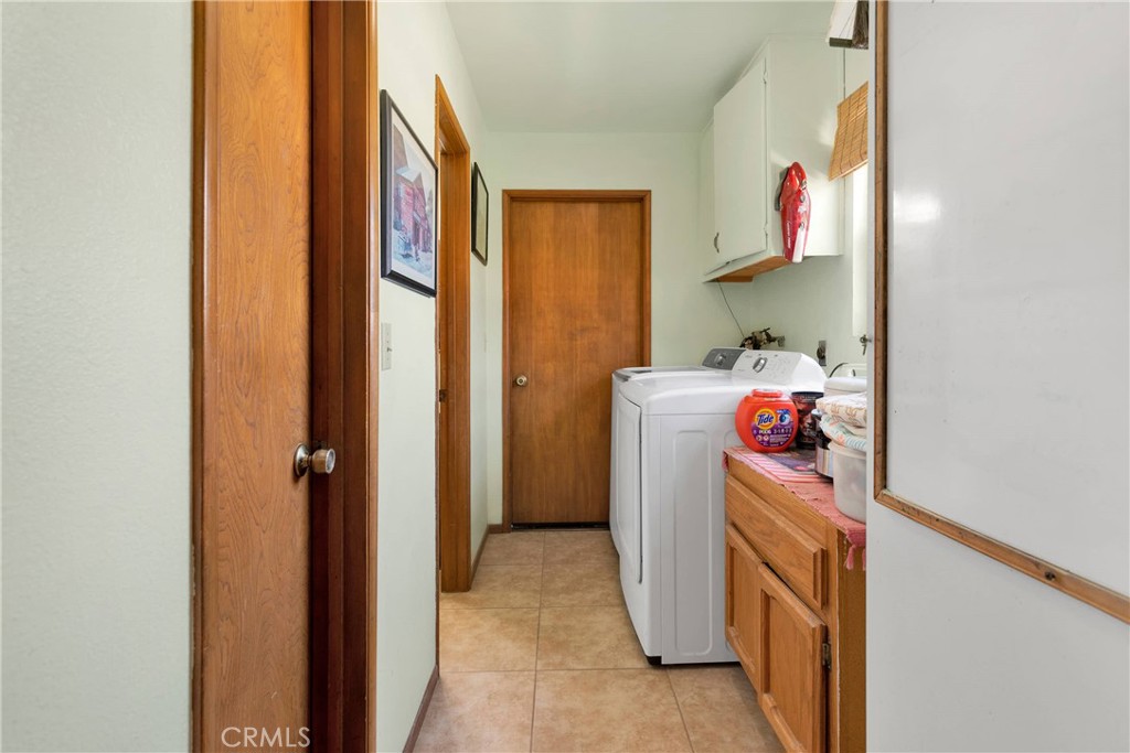 Lucerne Valley, California, 92356, United States, 6 Bedrooms Bedrooms, ,5 BathroomsBathrooms,Residential,For Sale,1986266