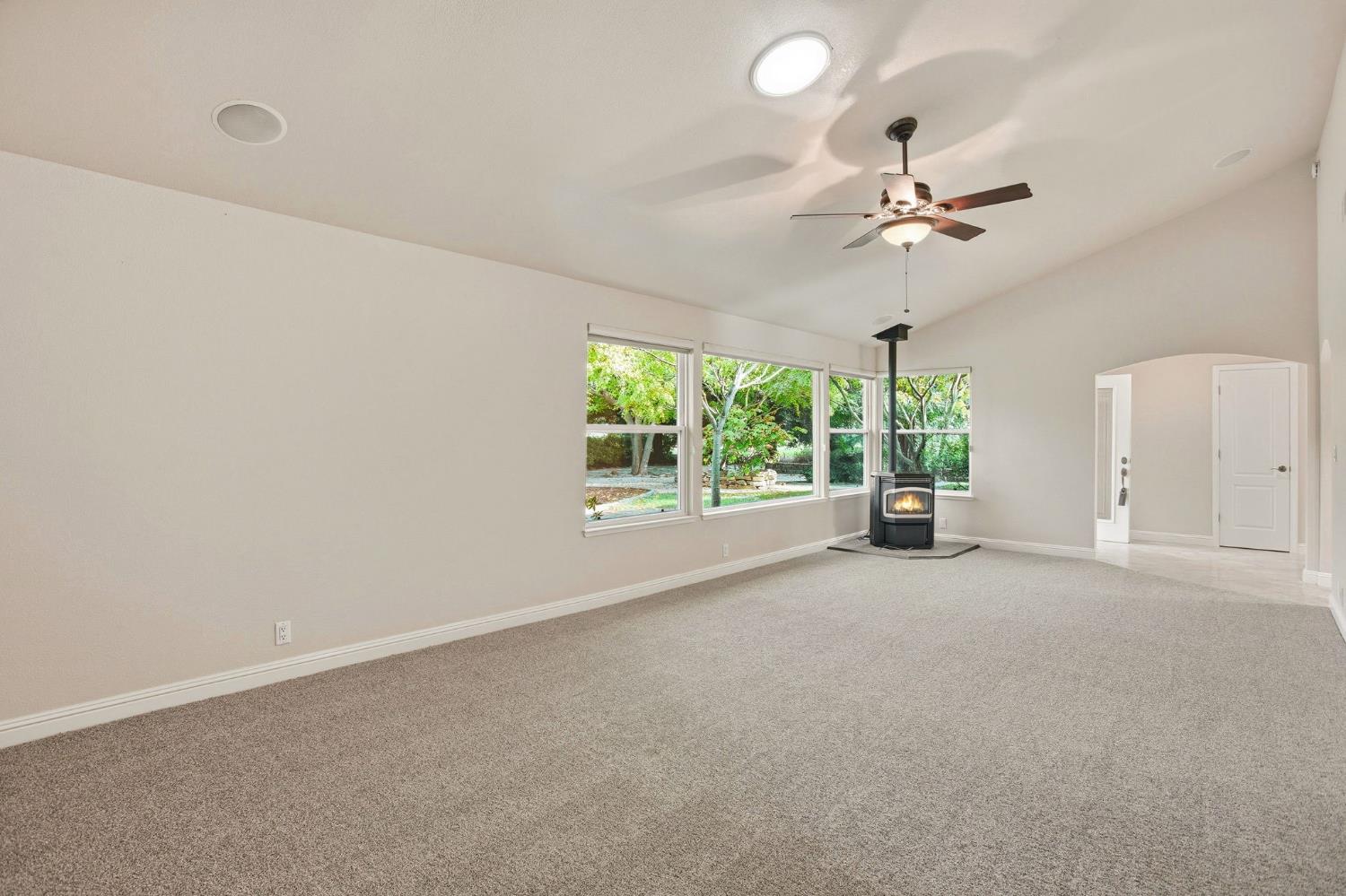 Roseville, California, 95747, United States, 4 Bedrooms Bedrooms, ,4 BathroomsBathrooms,Residential,For Sale,1988108