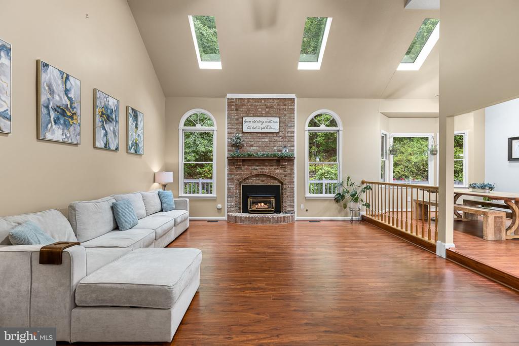 Stafford, Virginia, 22554, United States, 5 Bedrooms Bedrooms, ,4 BathroomsBathrooms,Residential,For Sale,1938309