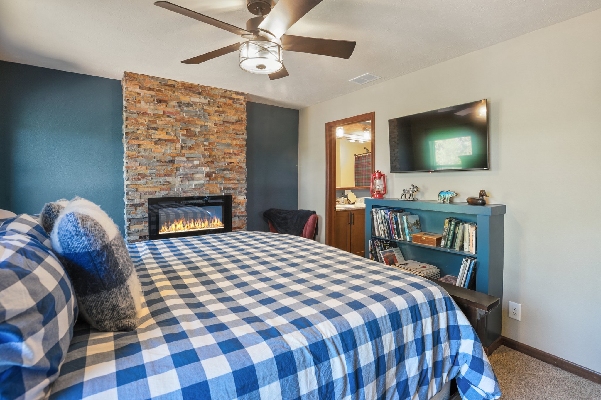 Cripple Creek, Colorado, 80813, United States, 4 Bedrooms Bedrooms, ,3 BathroomsBathrooms,Residential,For Sale,1856963