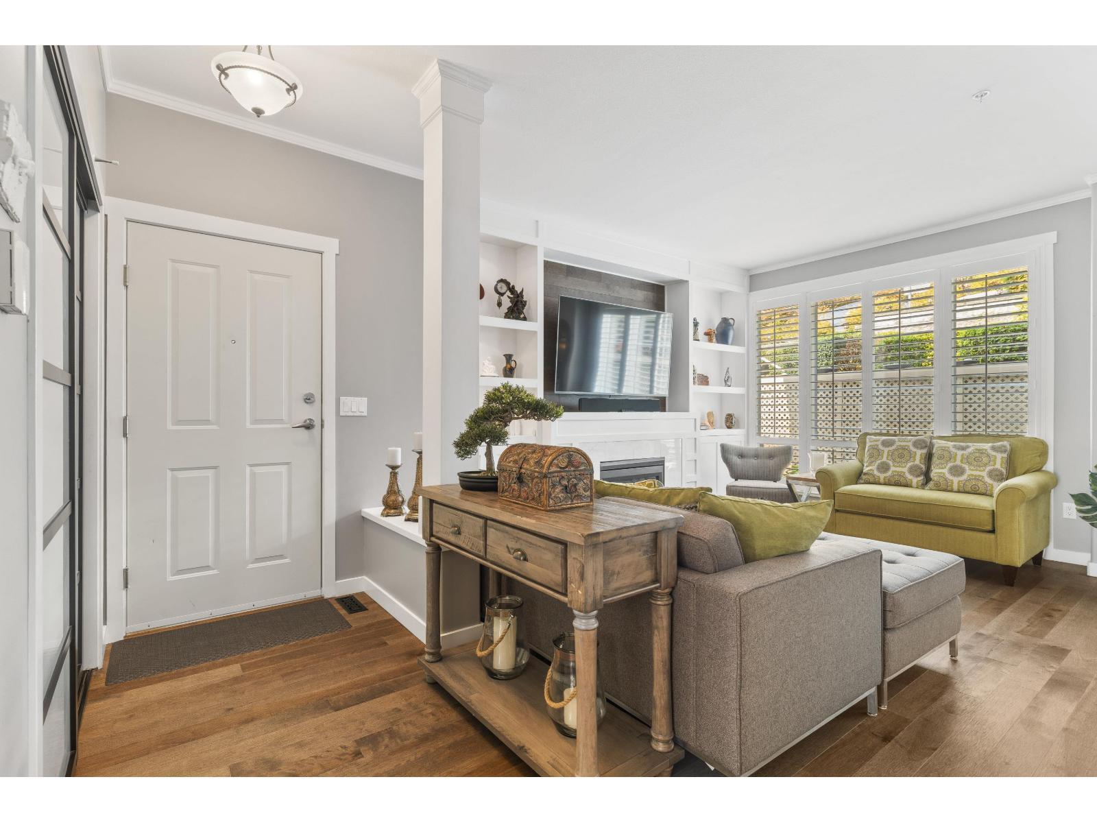 WHITE ROCK, British Columbia, V4B 3T4, CA, 3 Bedrooms Bedrooms, ,4 BathroomsBathrooms,Residential,For Sale,1949298