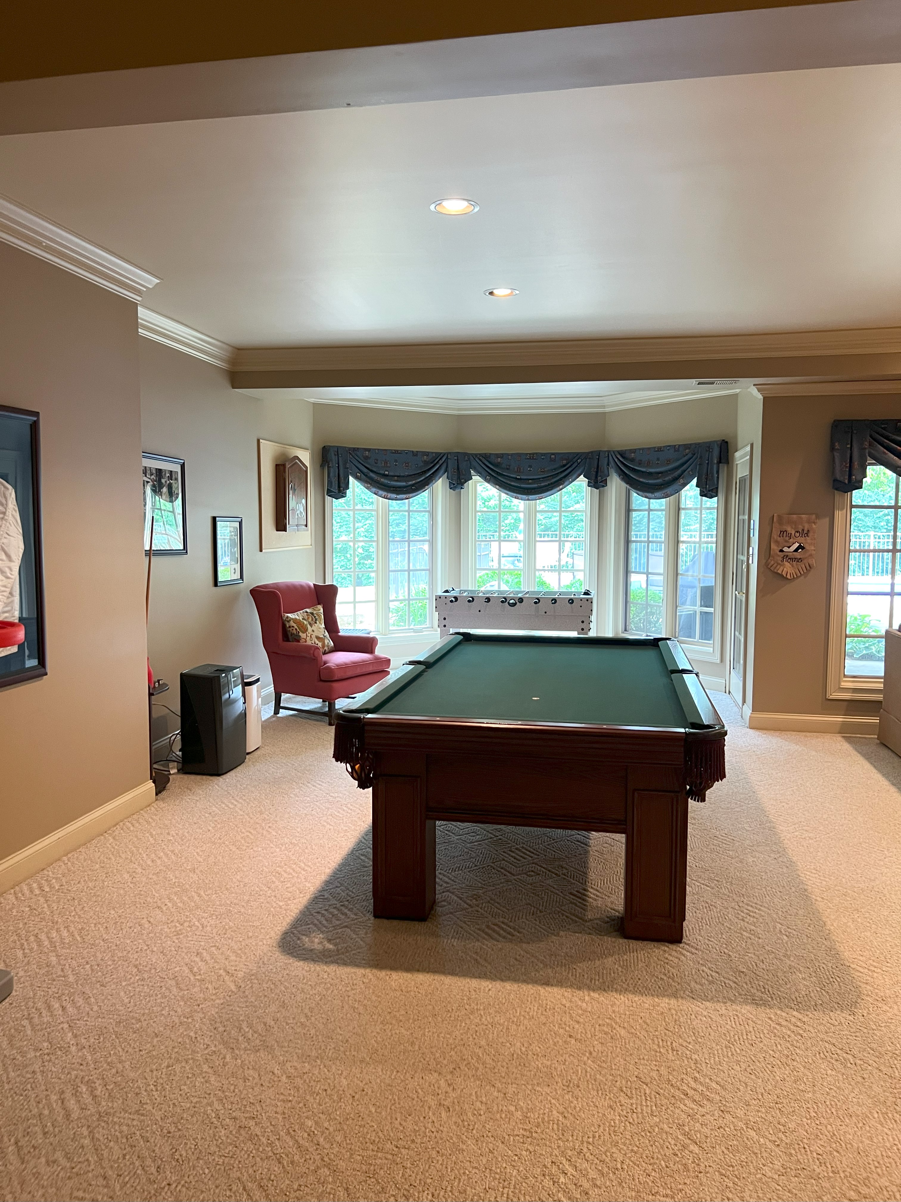 Frankfort, Kentucky, 40601, United States, 5 Bedrooms Bedrooms, ,4 BathroomsBathrooms,Residential,For Sale,1983551